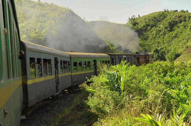 Train FCE (Fianarantsoa – Côte Est)