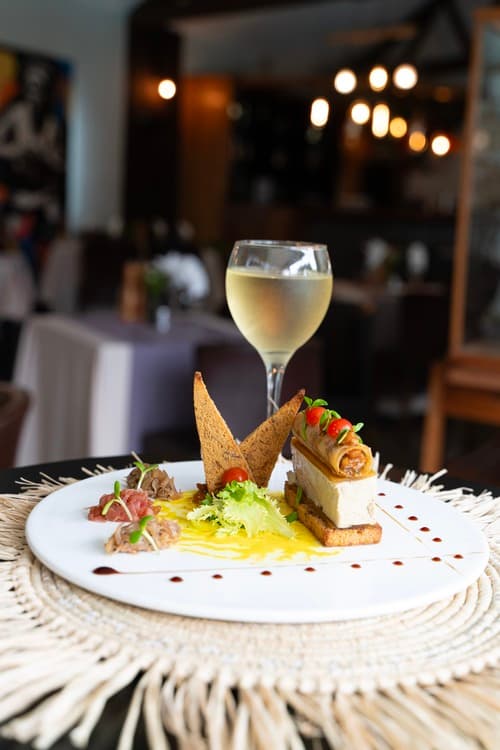 Chez Ikambo Restaurant Relais des Plateaux